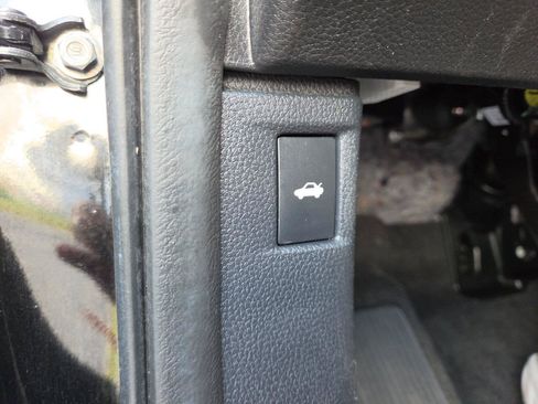 Used 2023 Honda Accord Touring image 17