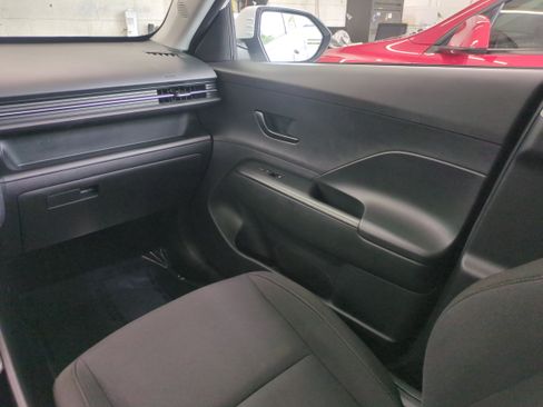 Used 2025 Hyundai Kona SEL image 17