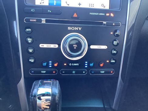 Used 2017 Ford Explorer Sport AWD/4WD image 21