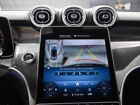 Used 2025 Mercedes-Benz GLC 300 image 12