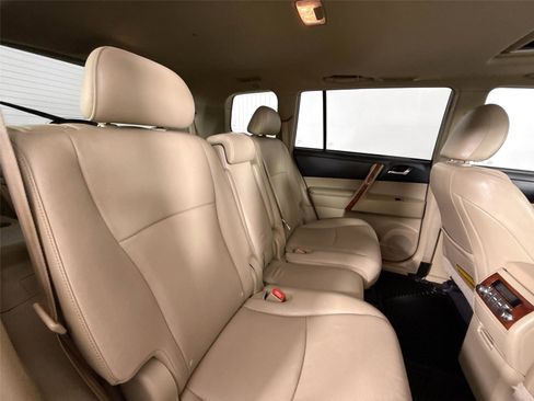 Used 2012 Toyota Highlander Limited image 37