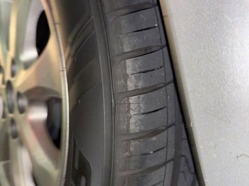 Used 2011 Toyota Camry LE image 11