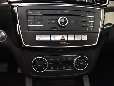 Used 2018 Mercedes-Benz GLE 350 w/ Premium 1 Package image 36