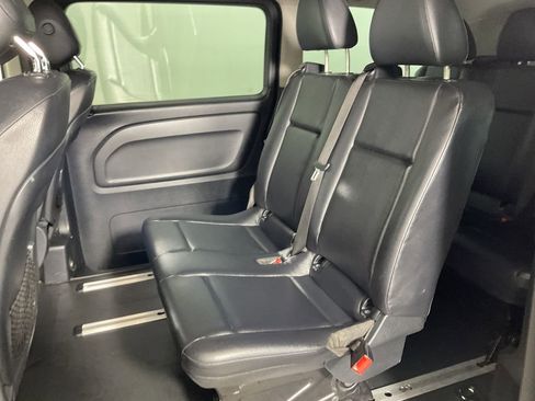 Used 2018 Mercedes-Benz Metris Passenger image 18
