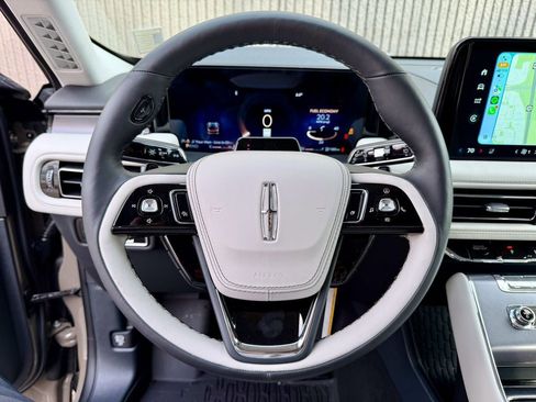 New 2026 Lincoln Aviator AWD image 22