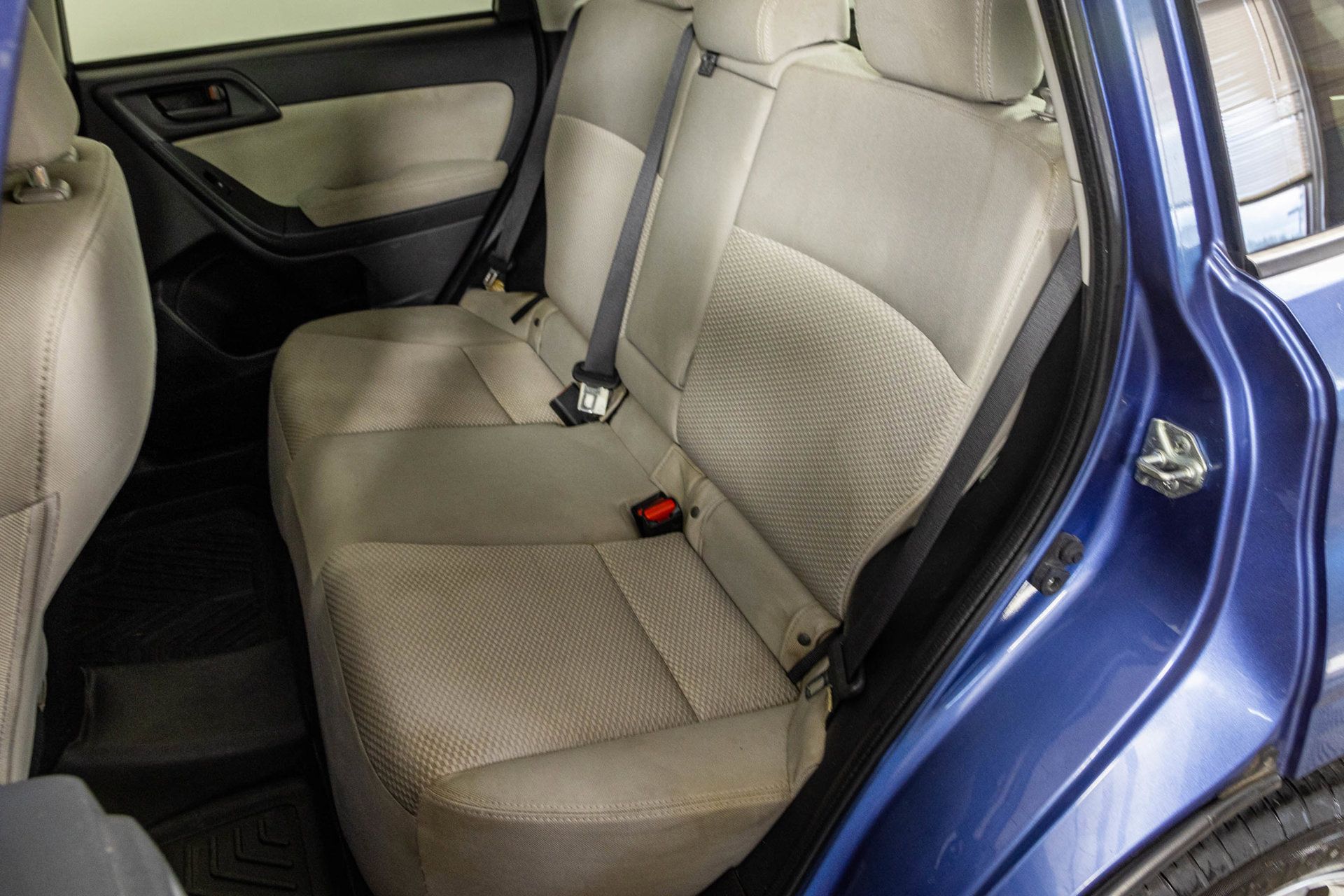Used 2015 Subaru Forester 2.5i Premium w/ All-Weather Package AWD/4WD image 39