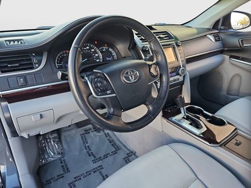 Used 2013 Toyota Camry XLE image 9