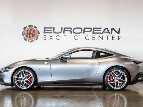 Used 2021 Ferrari Roma RWD image 7