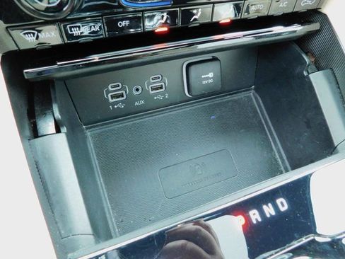 Used 2024 Jeep Grand Cherokee L Limited w/ Luxury Tech Group II image 37