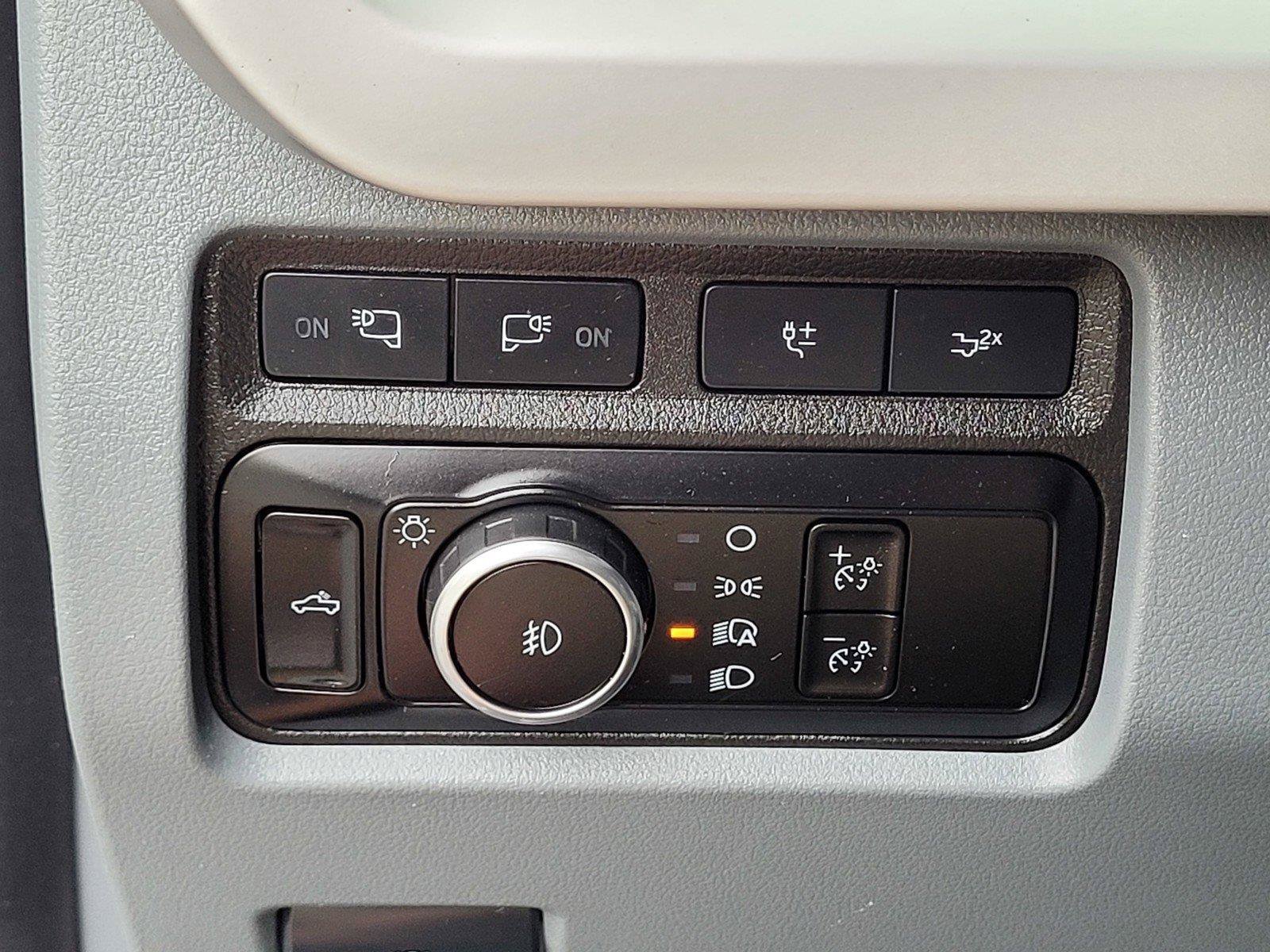 Used 2024 Ford F250 XLT w/ Black Appearance Package AWD/4WD image 34