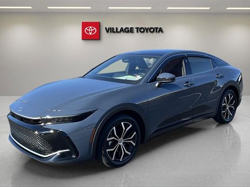 Certified 2025 Toyota Crown Limited image 1