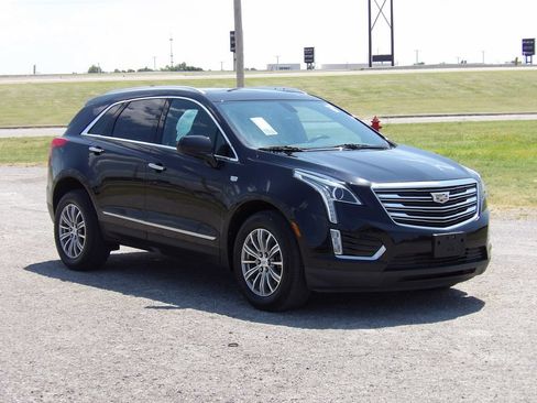 Used 2017 Cadillac XT5 Luxury AWD/4WD image 4