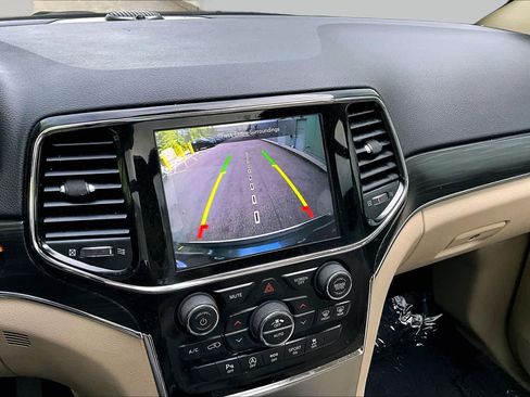 Used 2020 Jeep Grand Cherokee Limited w/ Luxury Group II AWD/4WD image 28