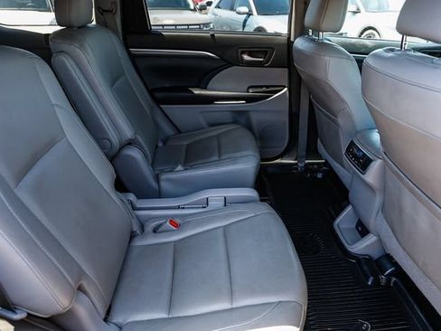 Used 2019 Toyota Highlander Limited AWD/4WD image 22