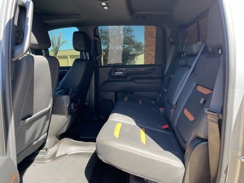 Used 2025 GMC Sierra 2500 AT4 w/ AT4 Premium Plus Package AWD/4WD image 19
