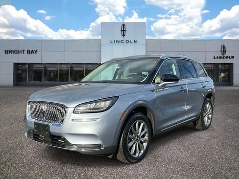 Used 2022 Lincoln Corsair AWD w/ Premium Package image 2
