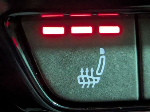 Certified 2026 Audi Q4 e-tron Premium w/ Convenience Package image 19