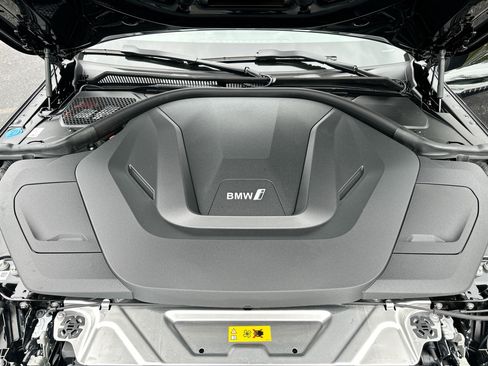 Certified 2025 BMW i4 eDrive40 RWD image 25
