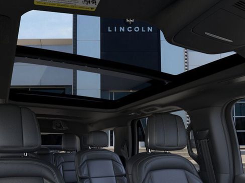 New 2025 Lincoln Navigator Reserve w/ Jet Appearance Package image 22