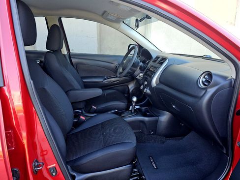 Used 2013 Nissan Versa SV image 23