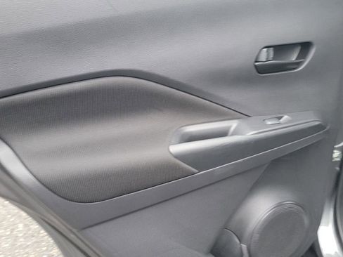 Used 2024 Nissan Kicks S FWD image 11