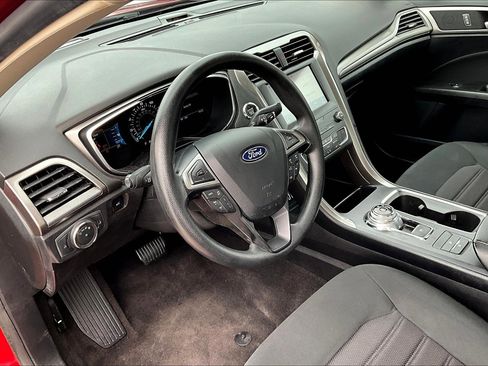 Used 2020 Ford Fusion SE image 20