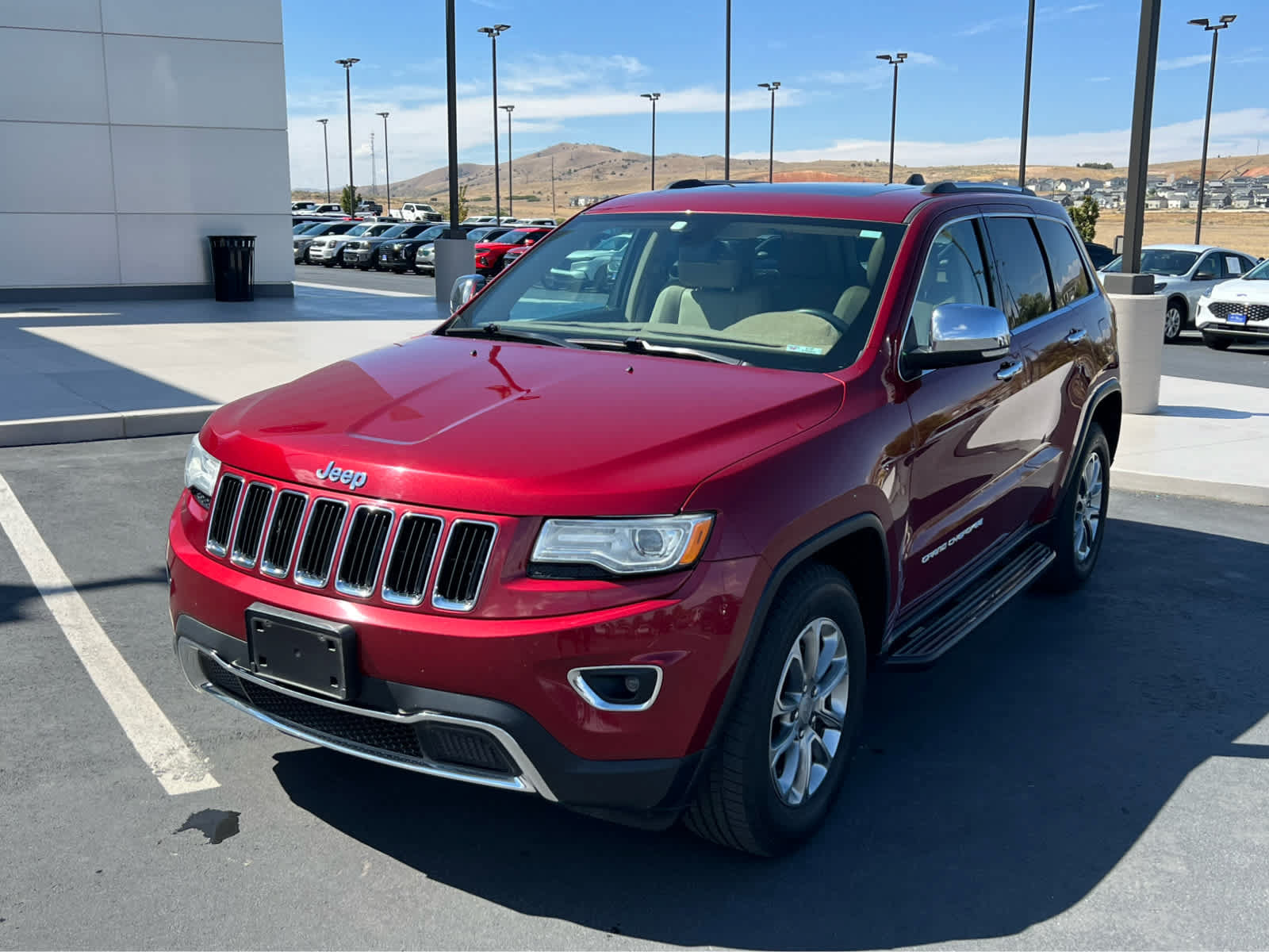 Used 2015 Jeep Grand Cherokee Limited AWD/4WD image 2