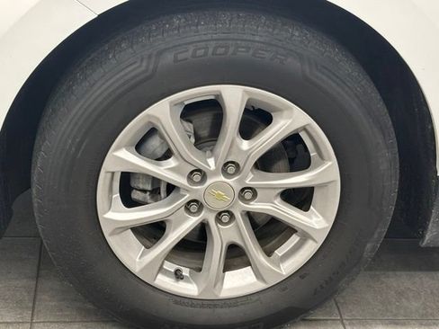 Used 2020 Chevrolet Equinox LS w/ LS Convenience Package FWD image 6