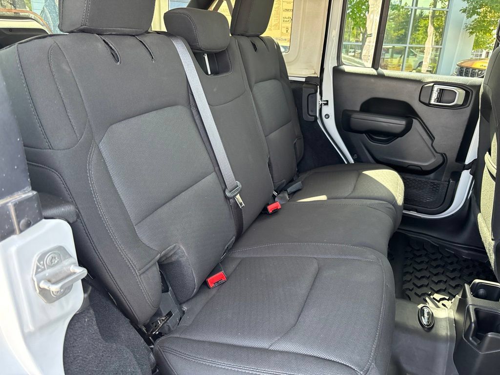 Used 2022 Jeep Wrangler Unlimited Sport AWD/4WD image 21