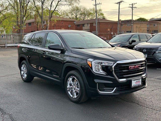 Used 2024 GMC Terrain SLE AWD/4WD image 3