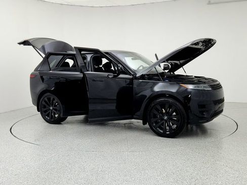 New 2025 Land Rover Range Rover Sport SE image 10