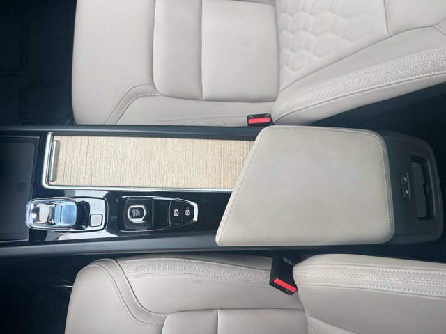 Certified 2026 Volvo XC60 B5 Plus AWD/4WD image 27