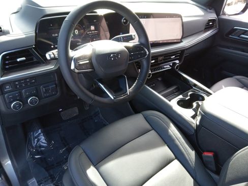 Used 2025 Chevrolet Tahoe Z71 w/ Z71 Off-Road Package image 13