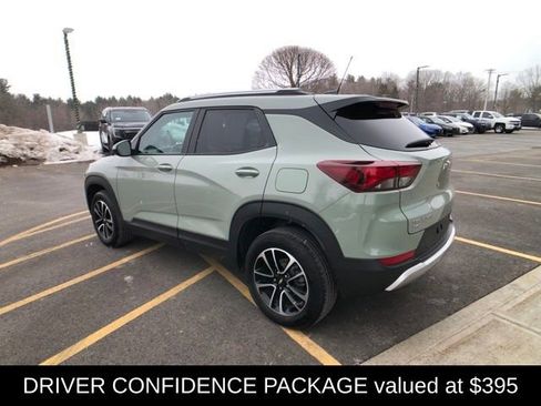 Used 2025 Chevrolet TrailBlazer LT w/ LT Cold Weather Package image 4