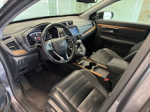 Used 2020 Honda CR-V Touring image 2