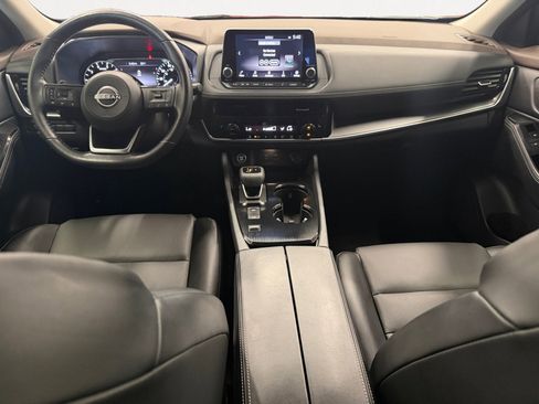Used 2022 Nissan Rogue SV w/ SV Premium Package FWD image 3