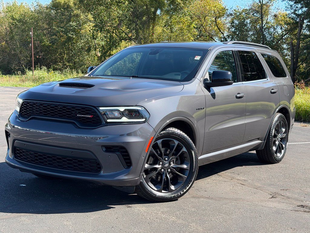 Used 2023 Dodge Durango R/T w/ Blacktop Package AWD/4WD image 2
