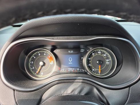 Used 2020 Jeep Cherokee Limited AWD/4WD image 4