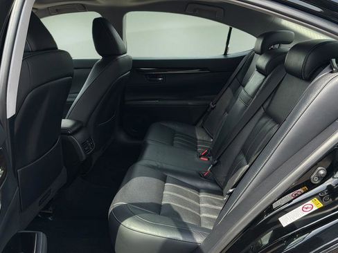 Used 2016 Lexus ES 350 w/ Luxury Package w/Wood Trim FWD image 15