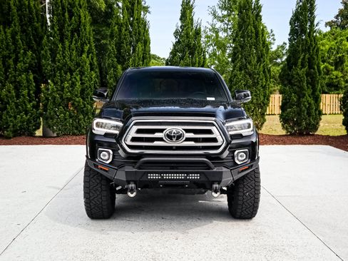 Used 2023 Toyota Tacoma Limited AWD/4WD image 3