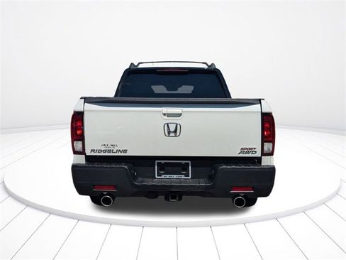 Used 2021 Honda Ridgeline Sport image 10