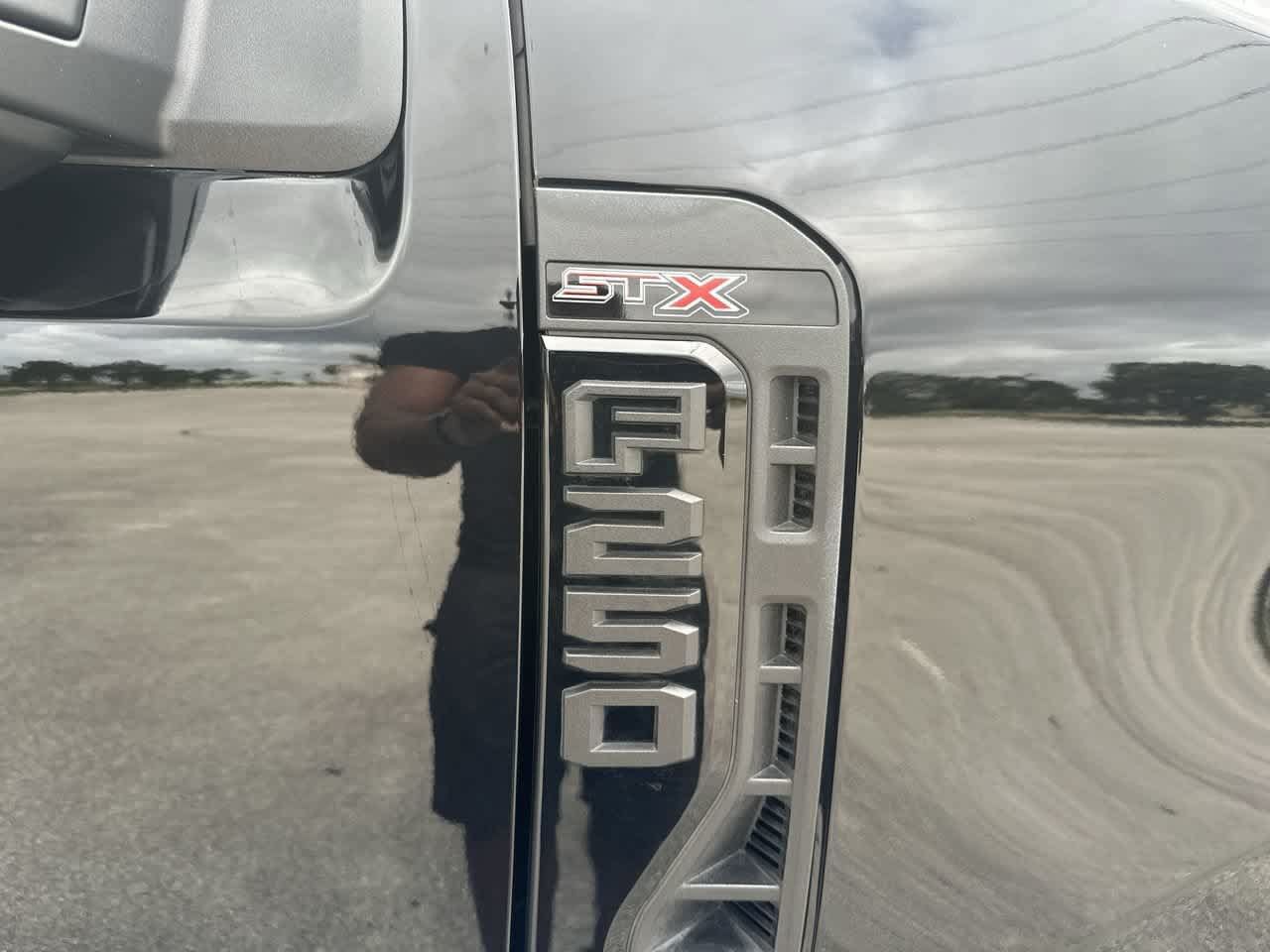 Used 2024 Ford F250 XL w/ STX Appearance Package AWD/4WD image 13