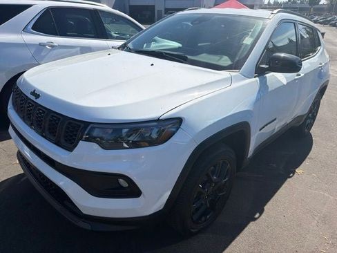Used 2026 Jeep Compass Latitude AWD/4WD image 4
