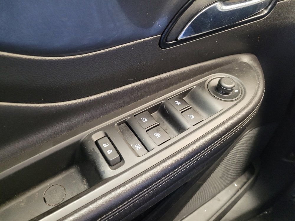 Used 2020 Buick Encore Preferred FWD image 27