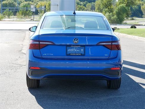 Certified 2024 Volkswagen Jetta SE image 6