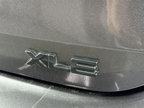 Certified 2023 Toyota Highlander XLE image 11