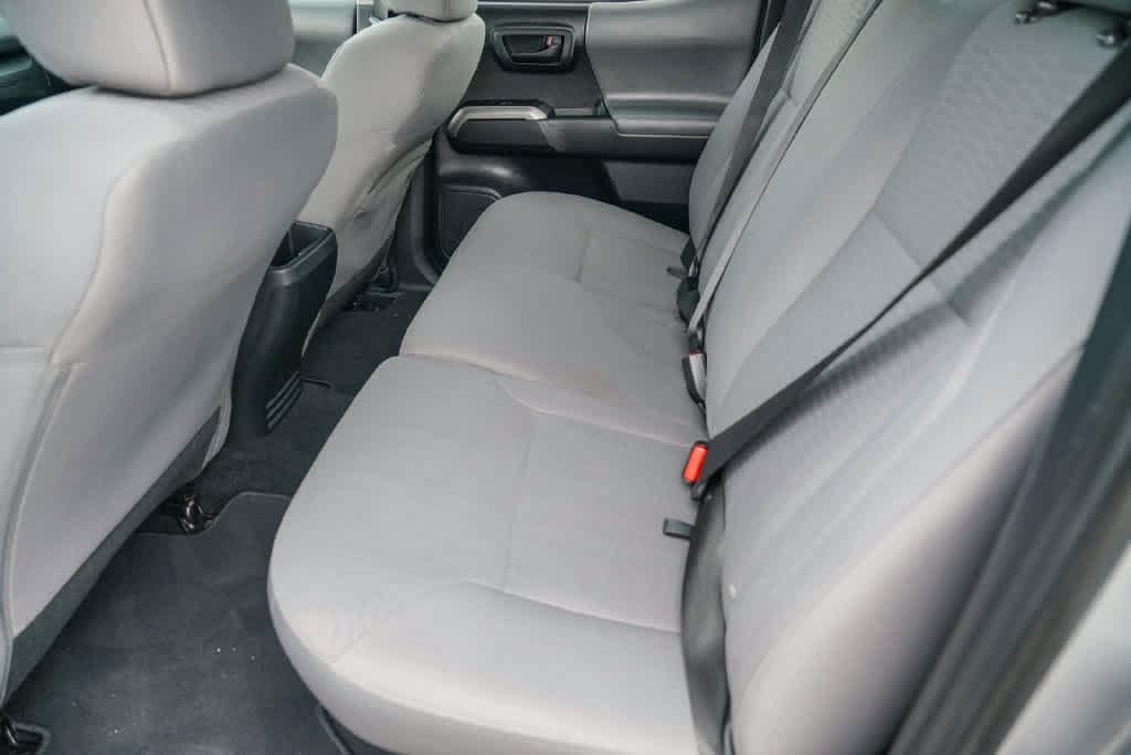 Used 2019 Toyota Tacoma SR5 AWD/4WD image 17