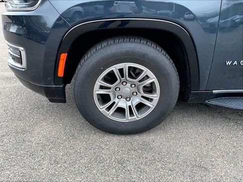 Used 2024 Jeep Wagoneer L 4WD image 4