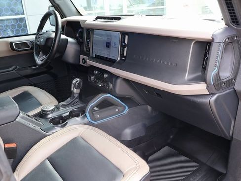 Certified 2024 Ford Bronco Wildtrak image 17