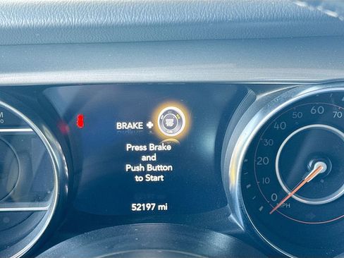 Used 2022 Jeep Wrangler Unlimited Sahara w/ Cold Weather Group AWD/4WD image 13